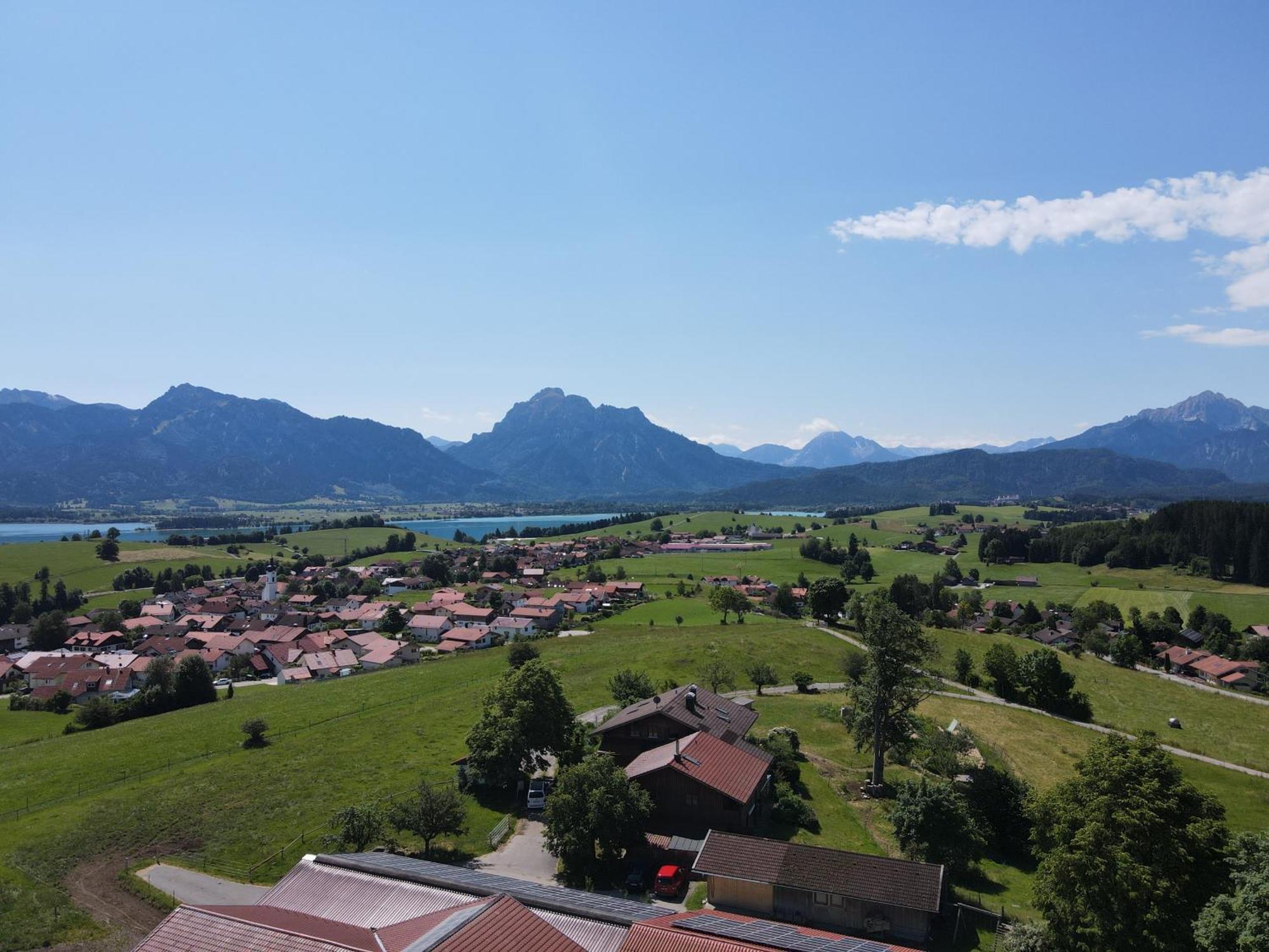 Chalet - Ferienwohnungen - Biohof Stoeger - Panoramasuedbalkon - Grandiose Aussicht Auf See, Berge Und Schloss Neuschwanstein Rieden Eksteriør bilde